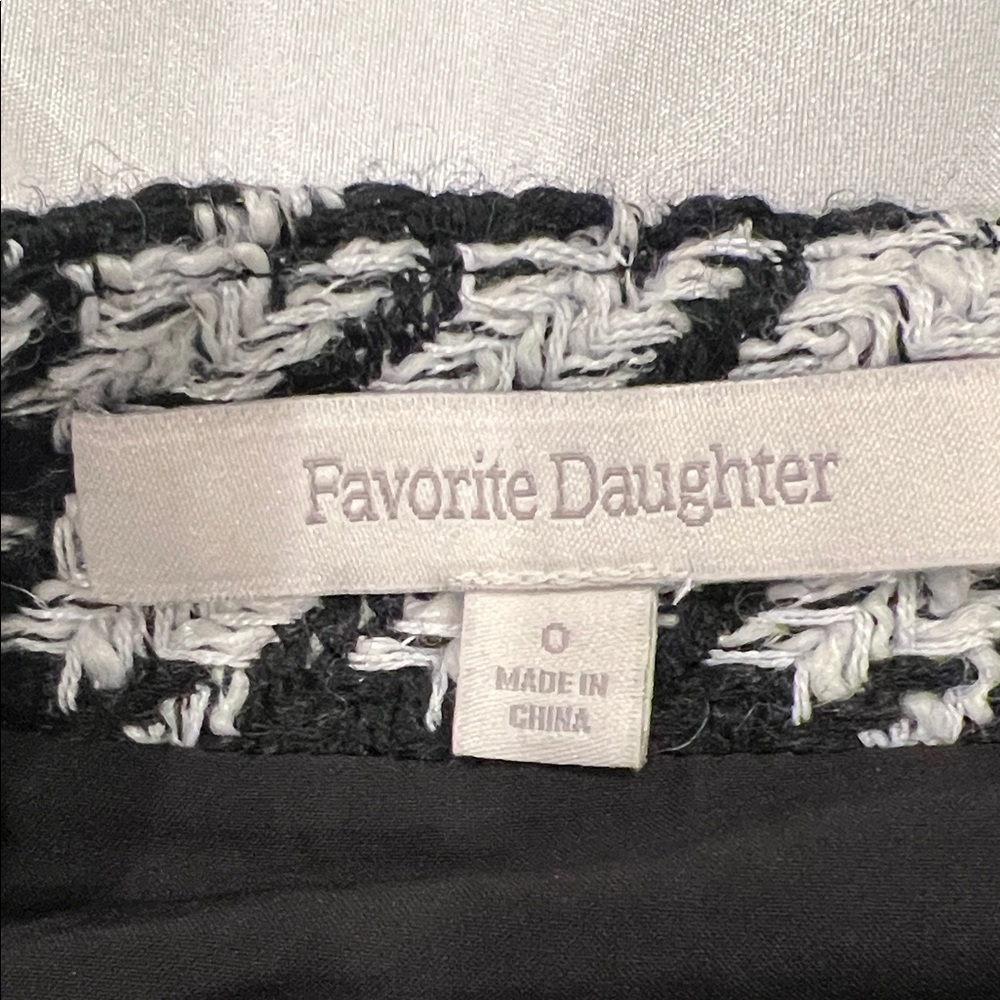 NWOT FAVORITE DAUGHTER Classic Houndstooth Black and White Skirt - Picture 2 of 6
